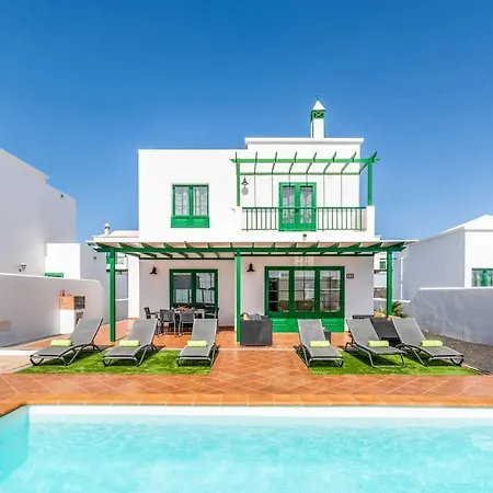 Salema Villa *